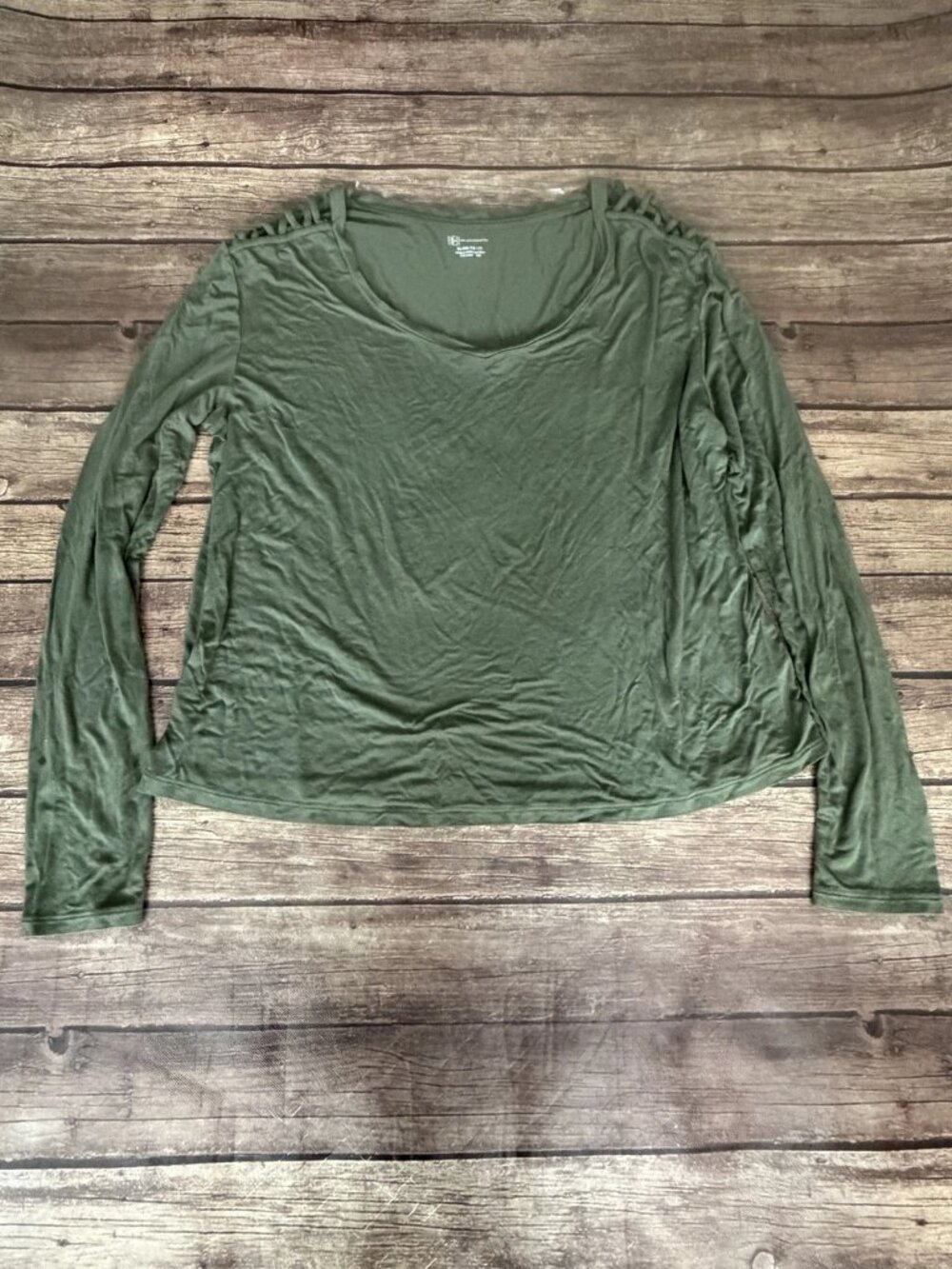 Women’s No Boundaries Open Shoulder Long Sleeve Shirt XL 15/17 Green SEE NOTES
